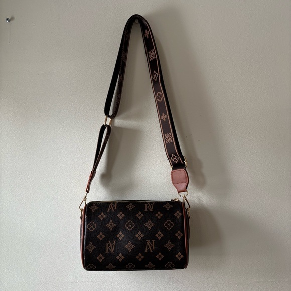 Crossbody with guitar strap EUC - Brown - Picture 2 of 6